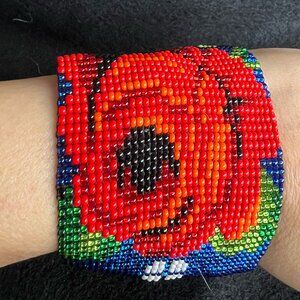Huichol Mexican 2 inch wide bracelet / Traditional Mexican glass bead